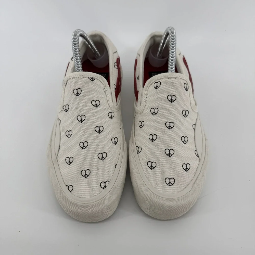 Straye Ventura Boo Johnson Mens 7.5 Cream Peace Love Flame Slip On Sneakers